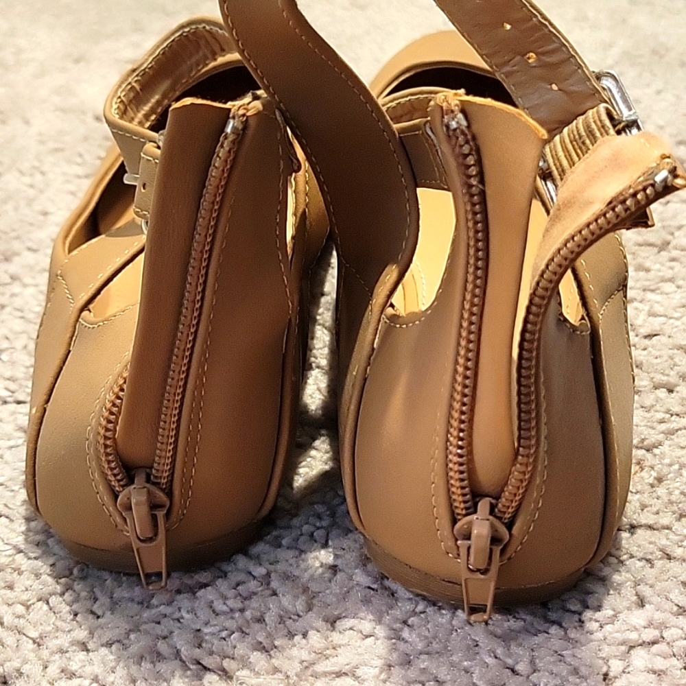 Tan Flats - Picture 2 of 2
